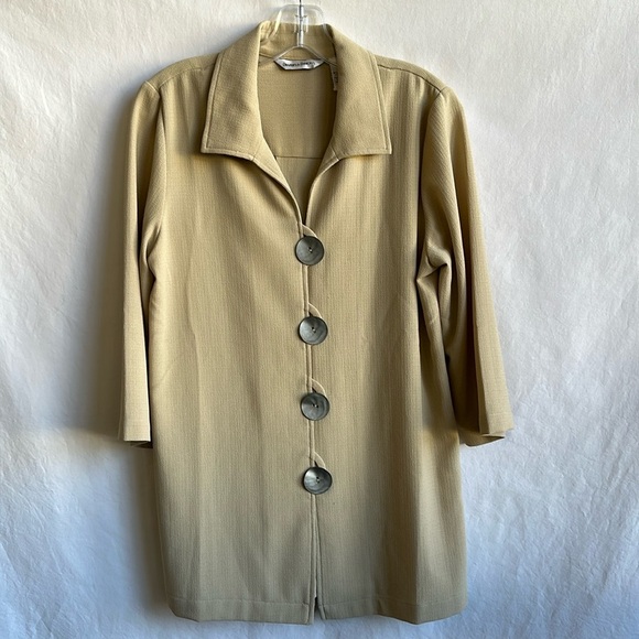Draper’s & Damon’s Jackets & Blazers - Draper’s & Damon’s long tan jacket with large button front, size M